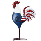Backyard Expressions gallo de frente mostrando diseño llamativo y presencia