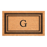 Calloway Mills felpudo frontal mostrando monograma G y borde doble, entrada limpia