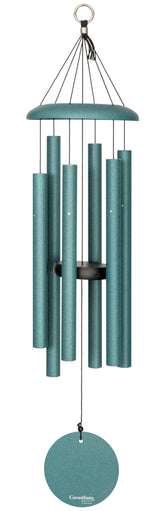 Corinthian Bells frontal en Patina Green realza patio y vista decorativa