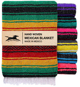 El Paso Designs manta frontal serape con colores vivos y estética tradicional