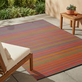 Fab Habitat alfombra Cancun frontal mostrando rayas multicolor y textura duradera