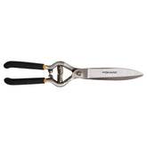 Fiskars tijeras frontal mostrando diseño robusto y control ergonómico