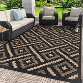 GENIMO vista frontal de la alfombra exterior mostrando patrón reversible y color mocha brown, resistencia visual
