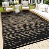 HEBE vista frontal de la alfombra exterior mostrando patrón rayado y bordes resistentes