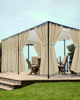 HolidayIdeas vista frontal de cortinas crema mostrando cobertura y estilo