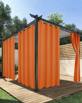 HolidayIdeas vista frontal del set de cortinas Mecca Orange mostrando color y caída