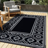 HUGEAR alfombra exterior frontal mostrando diseño geométrico y beneficio estético