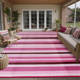 HUGEAR alfombra exterior frontal mostrando rayas rosas y estética duradera
