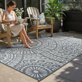 HUGEAR alfombra frontal 5x8 mostrando diseño boho y protección para patio