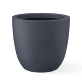 Kante maceta frontal carbón 18" mostrando diseño moderno y estabilidad