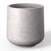 Kante maceta frontal gris mostrando diseño elegante y durabilidad