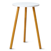 KINNARY soporte frontal mostrando acabado blanco y estética mid-century beneficios estéticos