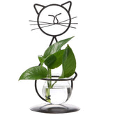 Marbrasse vista frontal del macetero con diseño de gato mostrando elegancia y estabilidad