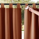 NICETOWN panel frontal en Mecca Red mostrando privacidad y color vibrante