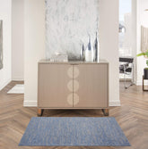 Nourison vista frontal de la alfombra azul gris mostrando diseño y utilidad