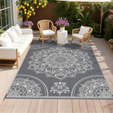Pauwer alfombra exterior frontal con patrón floral gris, aporta estilo y protección