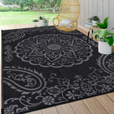 Pauwer vista frontal del diseño boho negro gris mostrando estilo y protección