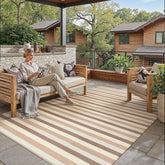 PureCozy alfombra 6x9 frontal mostrando rayas beige y marrón y aspecto decorativo