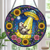 Rngmsi opossum vitral frontal mostrando colores vivos y diseño divertido