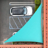Royal Shade vista frontal del toldo triangular mostrando protección y color