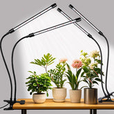 RWNTAO vista frontal del par de luces con base y clips, facilita instalación rápida