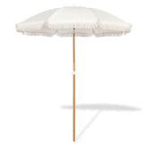Seazul vista frontal del parasol con flecos y estética veraniega