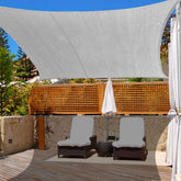 Shade&Beyond vista frontal de la vela 16x16 mostrando cobertura amplia y sombra