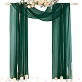 Socomi panel frontal para arco mostrando caída elegante y aspecto romántico