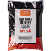 Traeger bolsa frontal Apple 18 lb mostrando el envase y la marca, facilita almacenamiento