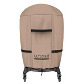 ULTCOVER funda frontal colocada sobre kamado protegiendo de lluvia
