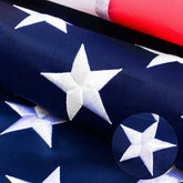 ZNNOPAX bandera frontal 1x1.5 ft mostrando colores vivos y durabilidad