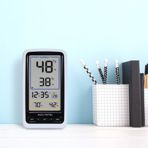 AcuRite sensor exterior con colgador integrado para instalación fácil y fiable