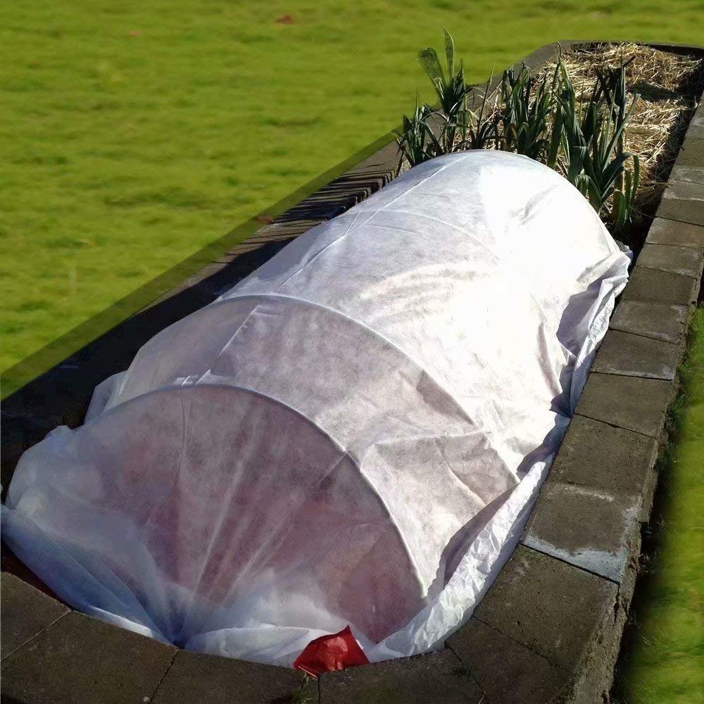 Agfabric escena de jardín mostrando uso real y extensión de temporada