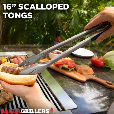 Alpha Grillers tenedor de acero inoxidable sosteniendo carne grande con control