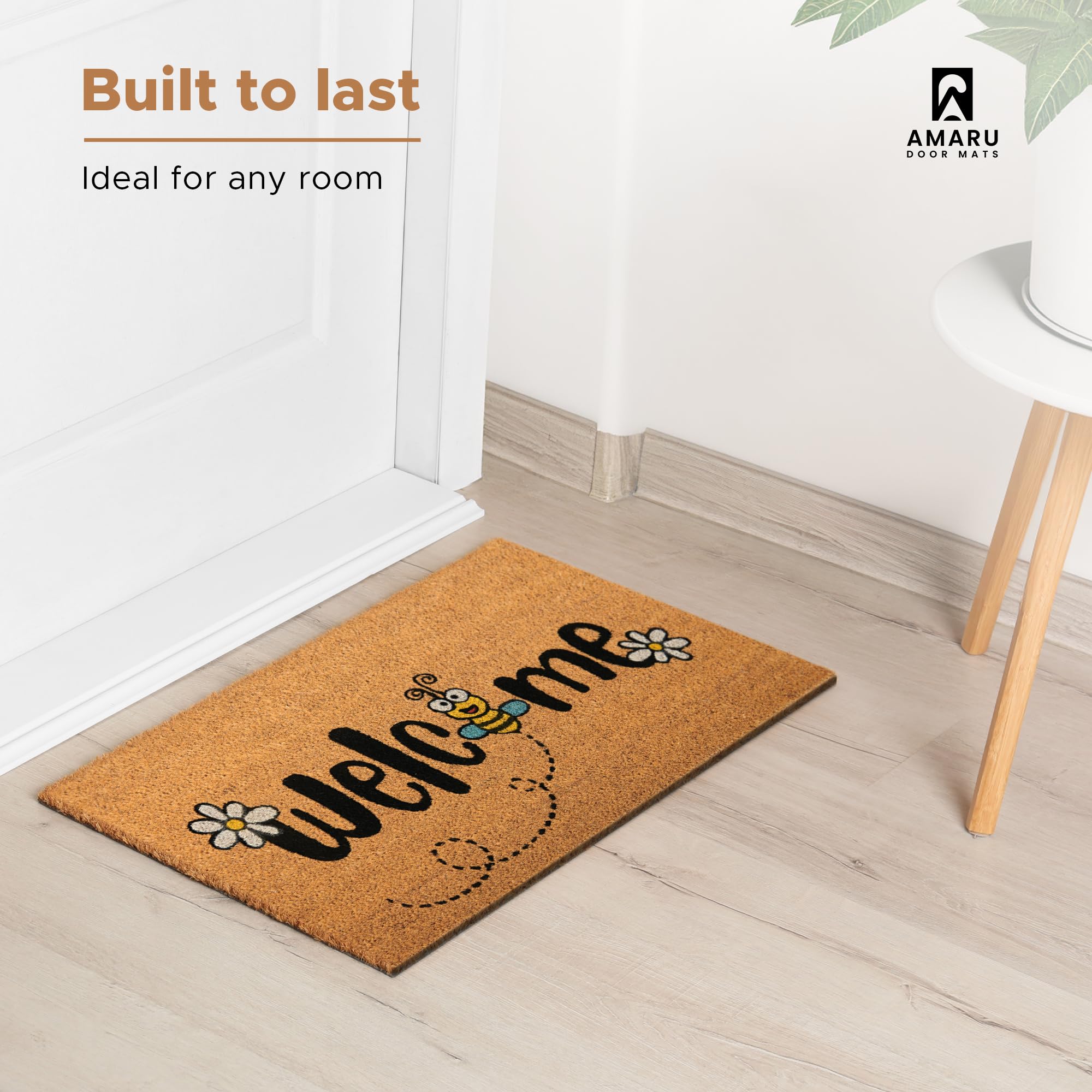 AMARU DOOR MATS junto a zapato para comparar tamaño práctico