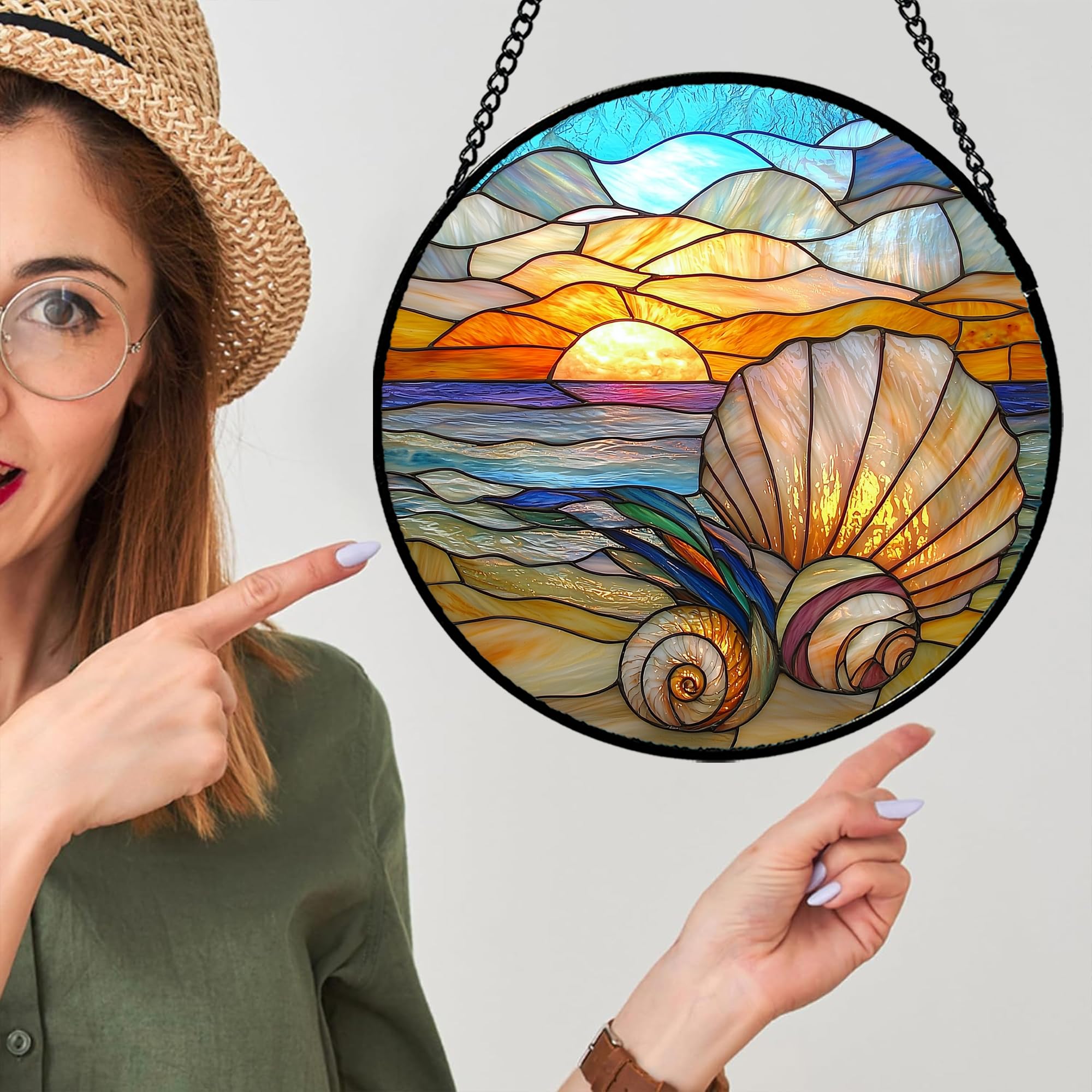 AMDERVEN suncatcher colgado en ventana creando reflejos beneficiosos