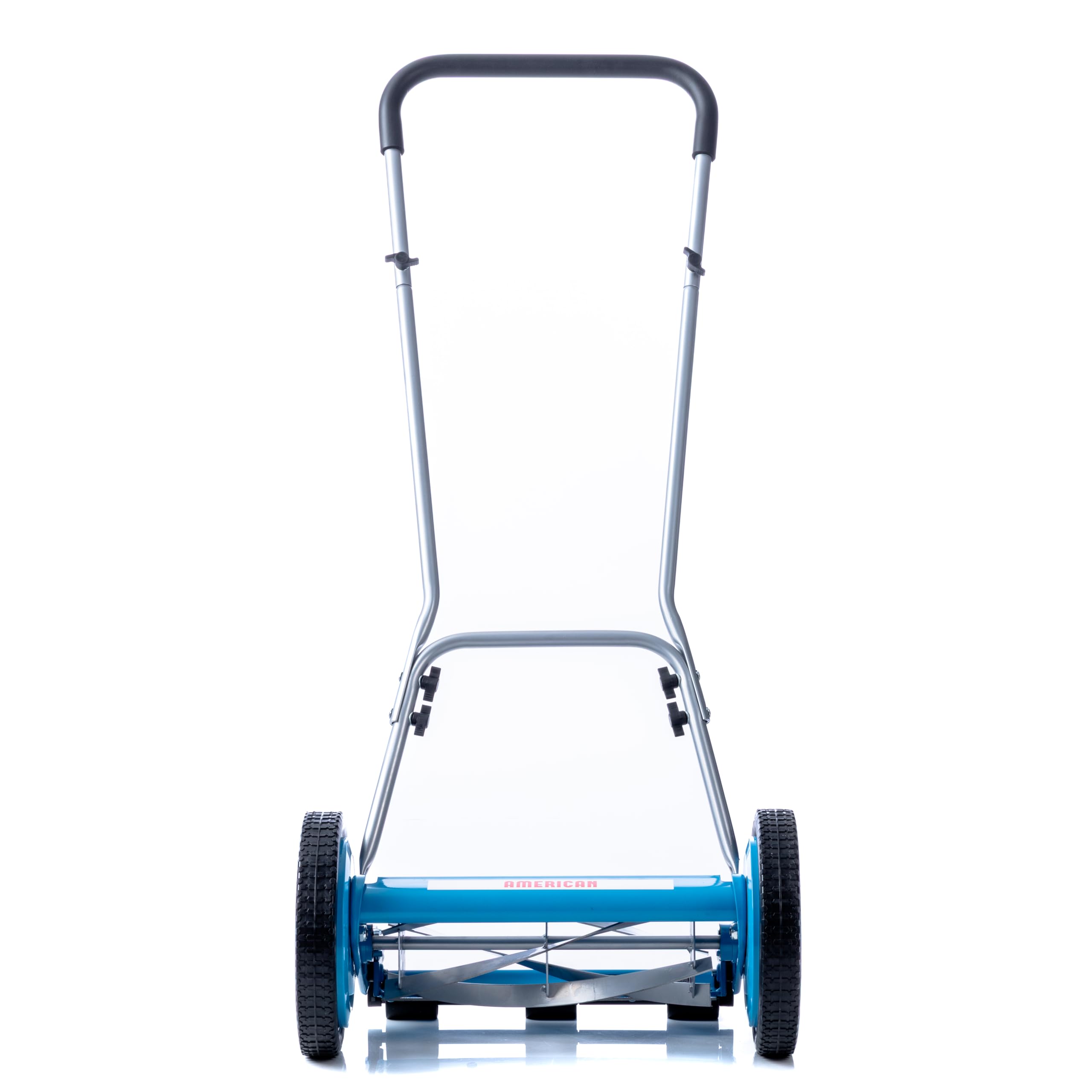 American Lawn Mower 2205-14 guardado en cobertizo mostrando ahorro de espacio y organización