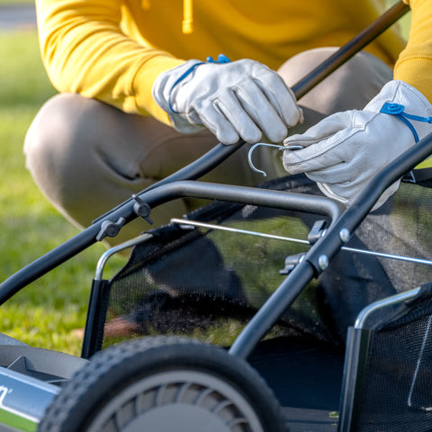 American Lawn Mower conectada al cortacésped 1815-18 para recolección eficiente