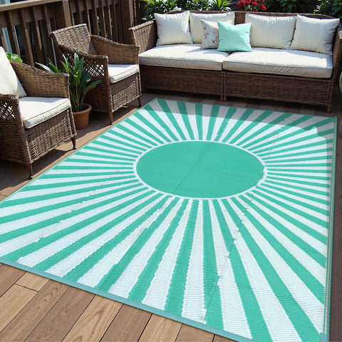 Anidaroel vista frontal de la alfombra verde mostrando tamaño y diseño
