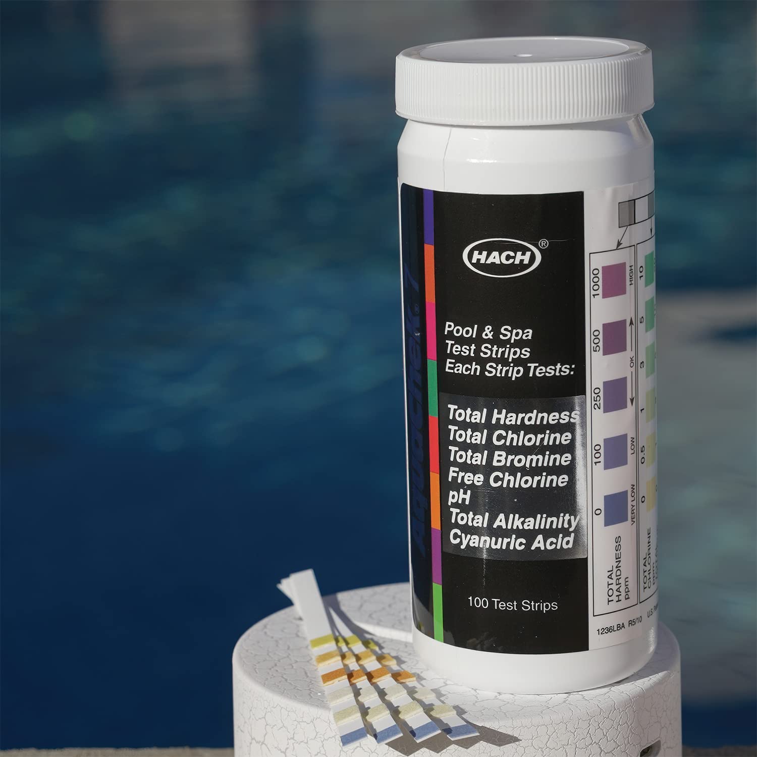 AquaChek primer plano de almohadillas con colores nítidos para lectura precisa