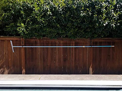 Aquatix Pro comparación de tamaño con mano, muestra escala y facilidad de montaje