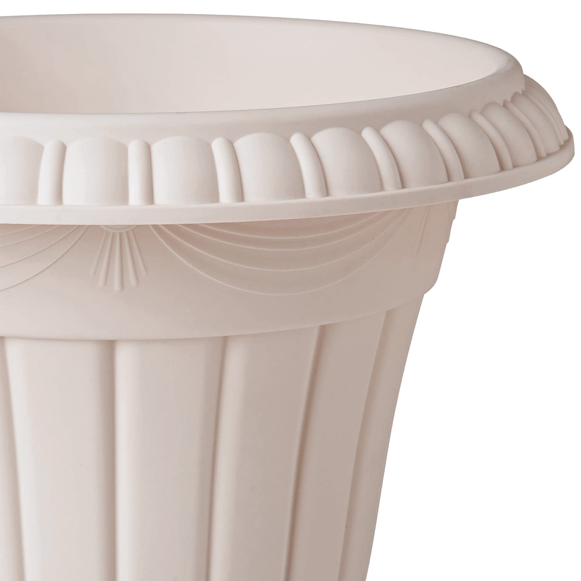 Arcadia Garden Products urna PL20TP usada como centro de mesa con flores, aporta elegancia rápida