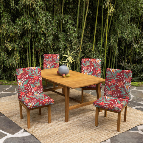 Arden Selections cojín usado en terraza aporta estilo y resistencia
