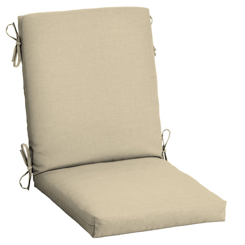 Arden Selections cojín frontal para silla exterior mostrando confort y color tan