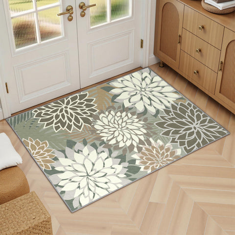 Arenarug detalle del diseño floral aporta elegancia y color tenue