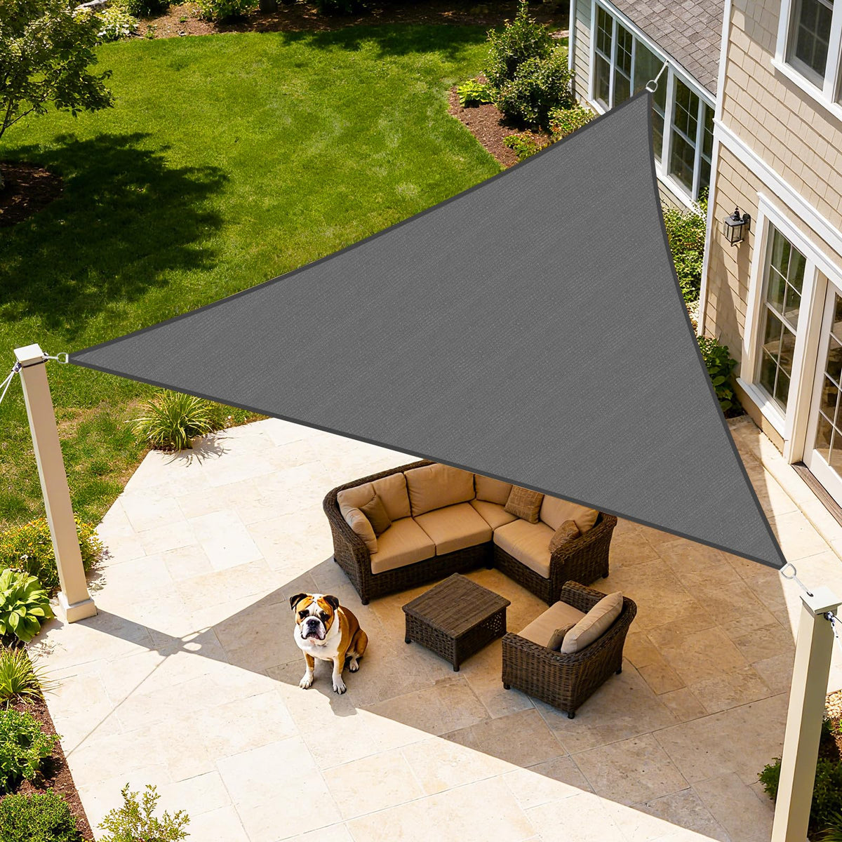 Artpuch vela triangular frontal mostrando forma y cobertura, aporta sombra duradera