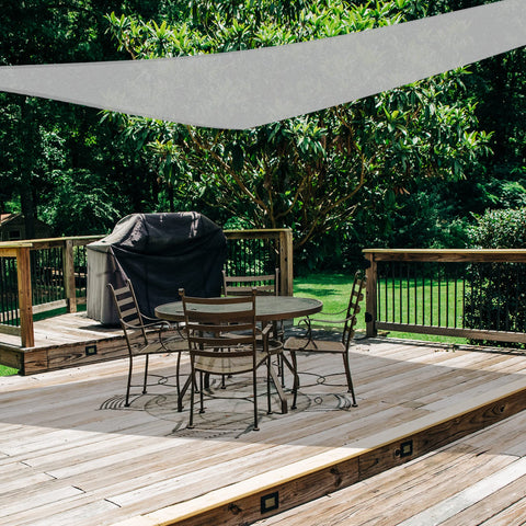 AsterOutdoor escala con persona para apreciar tamaño y cobertura