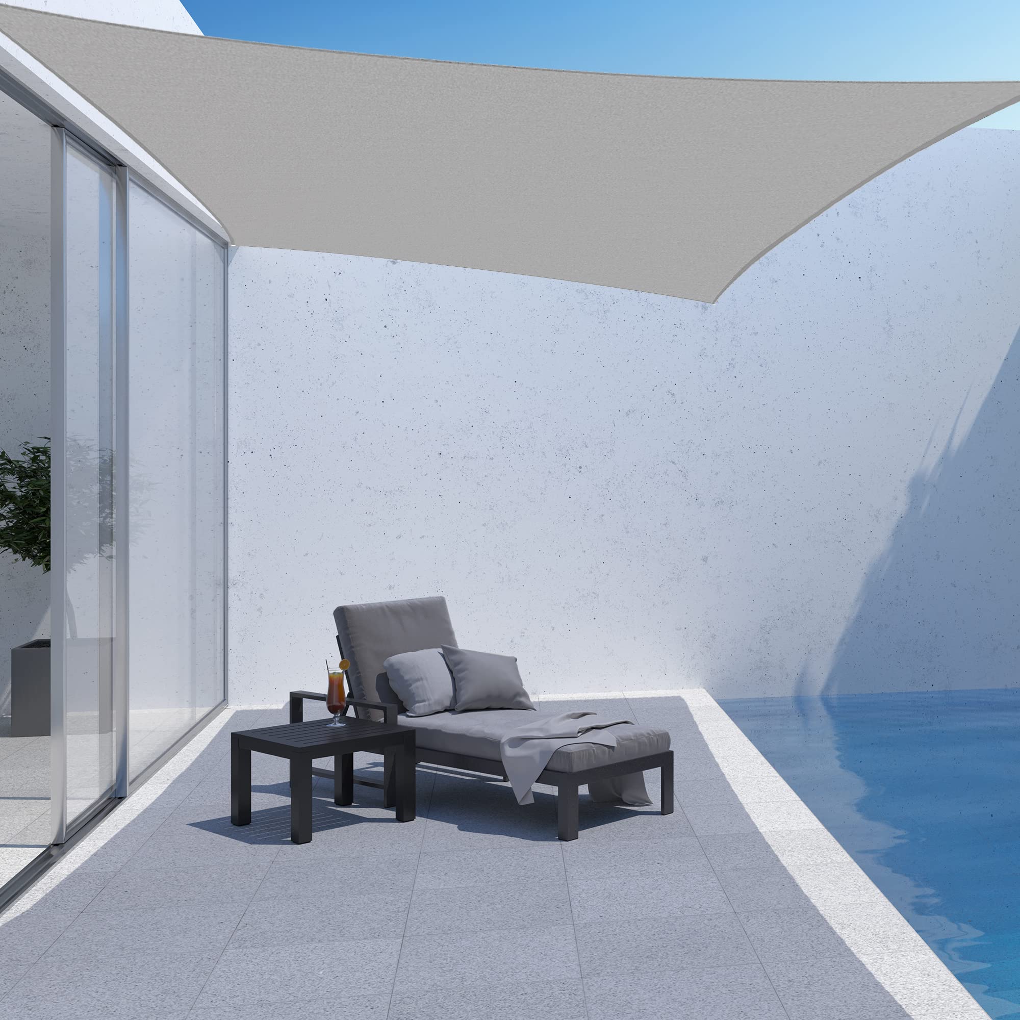 AsterOutdoor toldo instalado en patio creando zona fresca y protegida