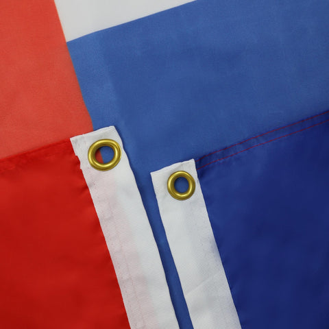 AZ FLAG detalle de dos ojales metálicos para sujeción segura