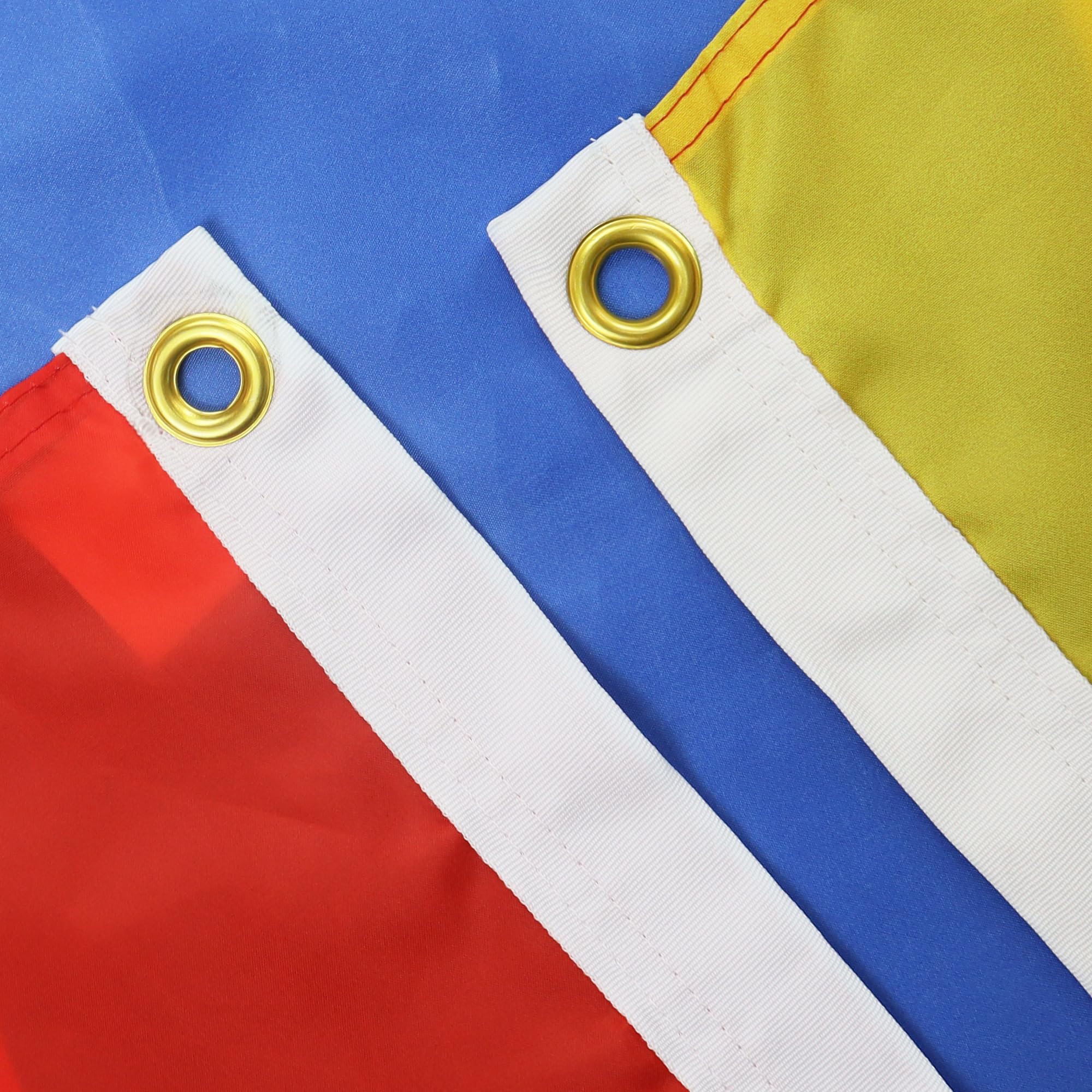 AZ FLAG detalle de costuras reforzadas que aporta durabilidad y acabado pulcro